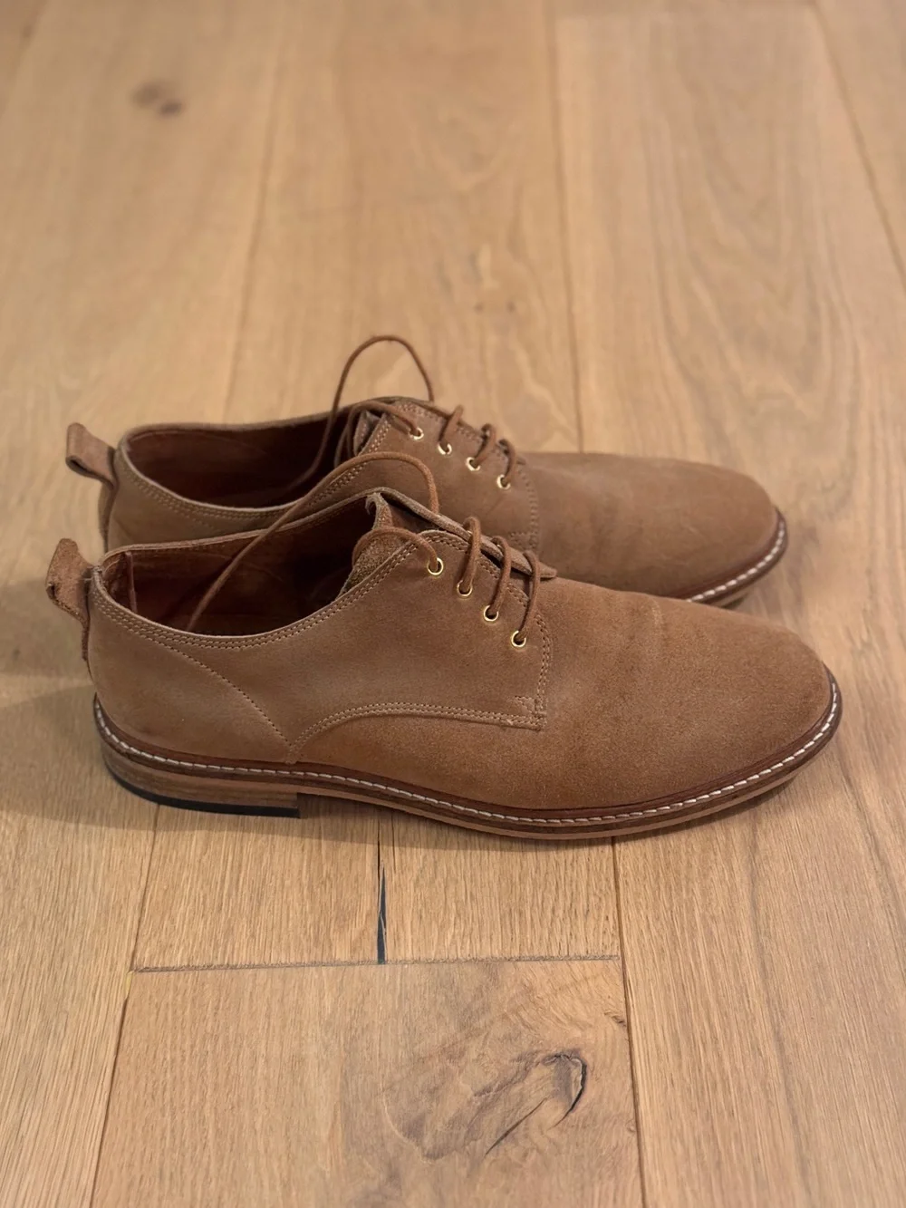 Men's Tan Suede Lace-Up Derby Shoes